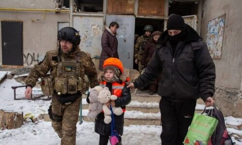 Polícia na Ukrajine bude počas evakuácií oddeľovať deti od rodičov