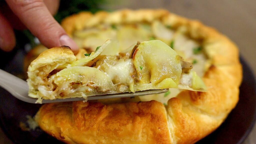 Meine großmutter hat mir dieses rezept beigebracht! köstlicher kartoffelkuchen mit pilzen!