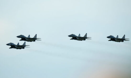 Dodávky náhradných dielov na stíhačky MiG neboli možné, podľa armády boli ich rakety po dobe životnosti