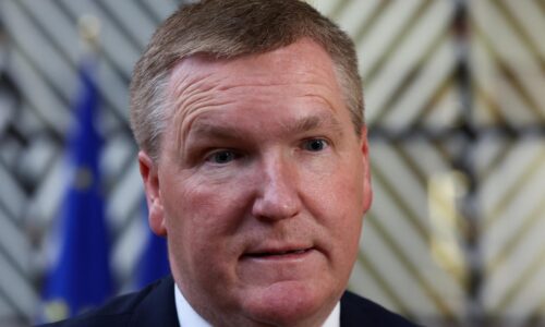 Domnievame sa, že zákon o transformácii oznamovateľského úradu porušuje právo EÚ, tvrdí eurokomisár