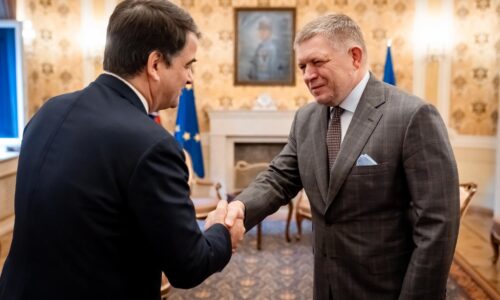 Východ má zohrať kľúčovú úlohu pri obnove ukrajiny. fico diskutoval s podpredsedom ek pre súdržnosť