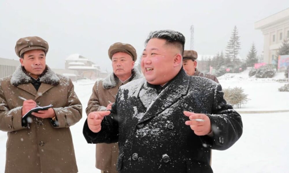 Kim Čong-un pořádá místo olympiády vlastní hry. Sportovce nahrazují dělníci a úředníci