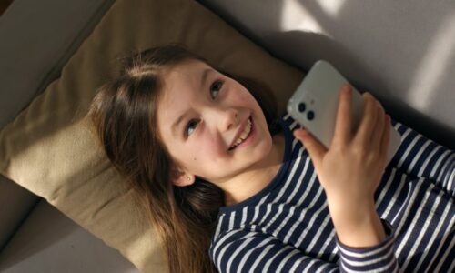 Zákaz sociálních sítí pro děti? Ať se začne u rodičů, sami jim často nerozumí, říká psycholog
