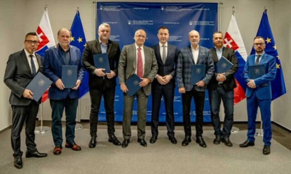 Zamestnávatelia a Úrad podpredsedu vlády podpísali memorandum, cieľom je spoločné hľadanie riešení pre NITC – FOTO