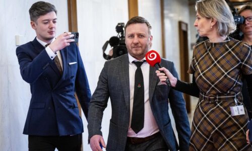 Bláznivá jazda Petra Kotlára: Má stabilita vlády naozaj stáť na príbehu vykoľajeného jedinca?