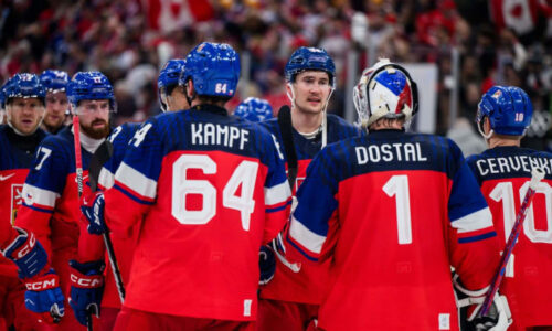 KOMENTÁŘ: Výprask od Kanady? Držet krok s hokejovým velmistrem jen půl utkání nestačí