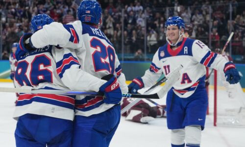 USA potvrdili zámorskú dominanciu. Prvý súper odolával iba do polovice zápasu