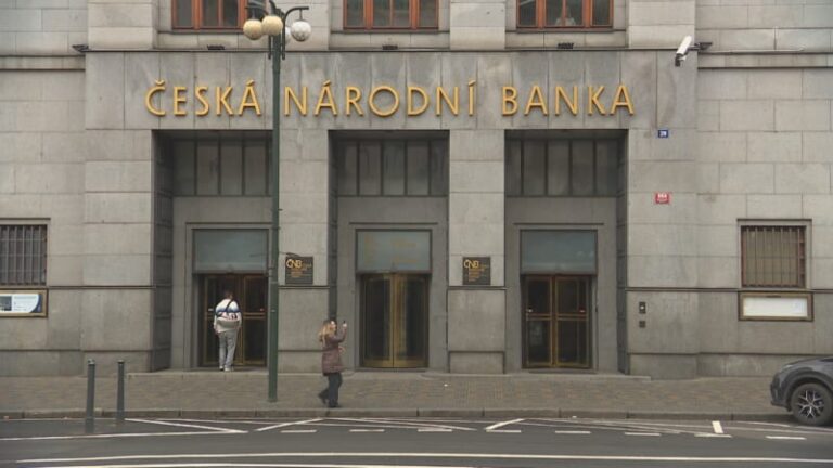 Finanční predátoři útočí: v česku roste riziko podvodů o stovky procent, lidem mizí úspory