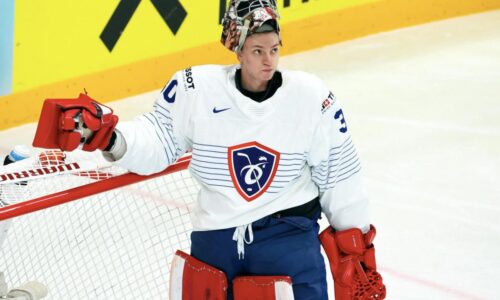 Brankárovi zakázali nápis na maske v rodnom jazyku. v piatok môže hrať proti krajanom