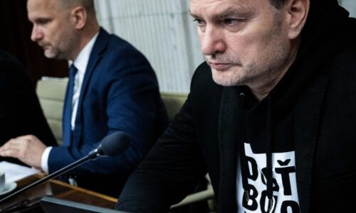 Matovič sa mal v parlamente ospravedlniť, nakoniec kritizoval koalíciu. Situáciu označil za politický proces