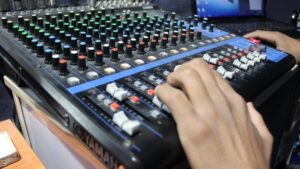 Rádio a výzvy v podobe umelej inteligencie