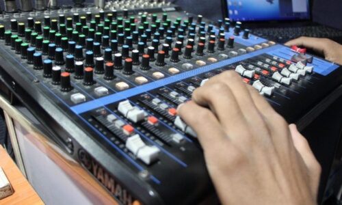 Rádio a výzvy v podobe umelej inteligencie