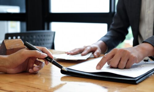 Poslanci otvárajú cestu veľkým zmenám na matrikách. Čo už nebudete musieť vybavovať osobne