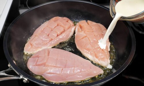 Das ist die leckerste Hähnchenbrust, die ich je gegessen habe! Einfach, günstig und sehr saftig!