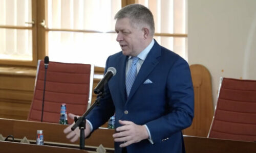 Protest pred diskusiou Fica so študentmi v Trnave sa presúva, dôvodom sú prísne bezpečnostné opatrenia