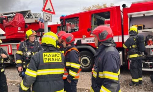 Poplach v Praze: U narušeného plynového potrubí zasahují hasiči, MHD nejezdí