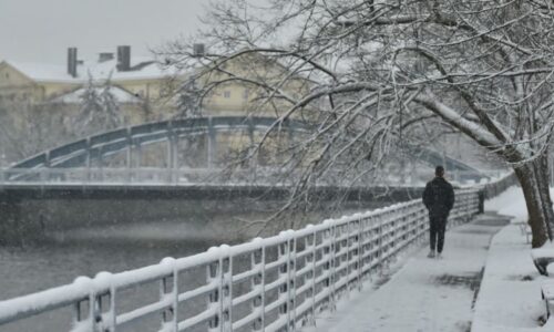 Upravená VÝSTRAHA: Hrozí sněhové jazyky. Podívejte se, kde napadne až 15 centimetrů