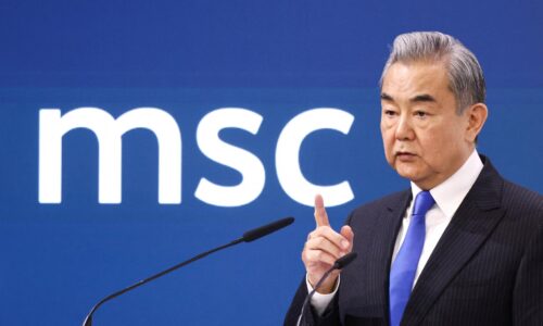 Čínsky minister zahraničia Wang I varoval pred výzvami, aby sa USA vzďaľovali od Číny