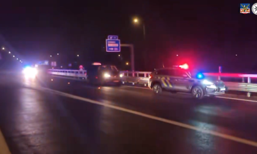 Opilý cizinec se řítil v protisměru na D6 rychlostí 190 km/h. Konec jeho jízdy ukazují záběry