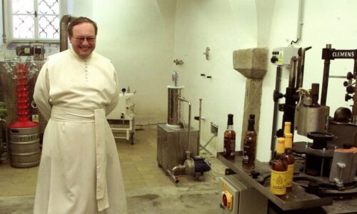 Zemřel Pavel Adamec. Byl opatem želivského kláštera, po pádu komunismu přispěl k jeho obnově