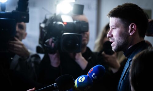 Výroky politikov: Smer pri Šimečkovej mame vraví o subvenčnom podvode. Nakoniec ajtak prehráte, odkázal šéf PS