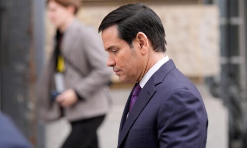 Slovensko dnes navštívi Marco Rubio, čaká ho stretnutie s Pellegrinim aj Ficom