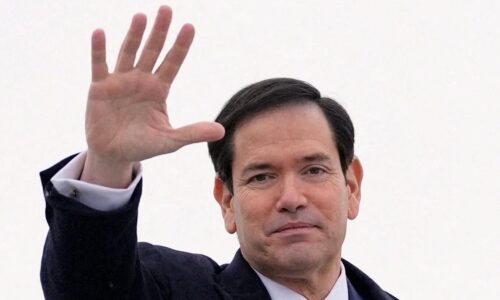 Rubio pristál na bratislavskom letisku, privítal ho Blanár