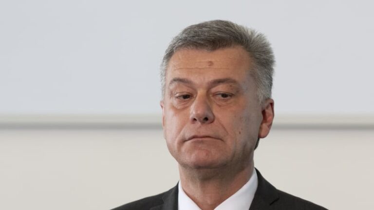 Blažek k výhrůžkám pro političky: zveřejnění je snahou o lajky. jiní to bez lomozu snášejí