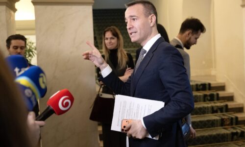 Drucker vidí za poklesom koaličných preferencií konsolidáciu. Hlas má najťažšie rezorty, vraví minister