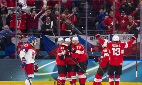 Gól, který srazil Čechy, neměl asi platit. Švýcarů bylo na ledě moc, tvrdí Sedlák