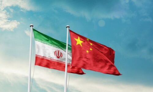 Pepe Escobar: Stratégia ozbrojeného dlžníka a budúcnosť spolupráce medzi Iránom a Čínou