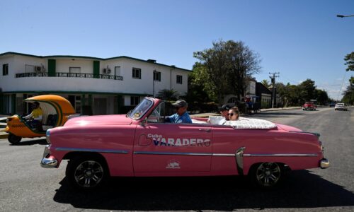 Palivová kríza: Americká blokáda núti Kubáncov presedlať na elektrické vozidlá