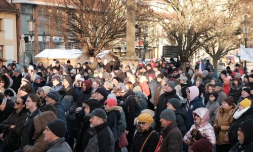 OBRAZEM: „Můžeme se ocitnout v poloautoritářském státě.“ Milion chvilek svolává další Letnou