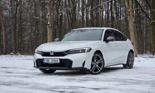 O Hondě Civic skoro nikdo neví, přitom patří k vůbec nejlepším ve své třídě. Na vině je cena
