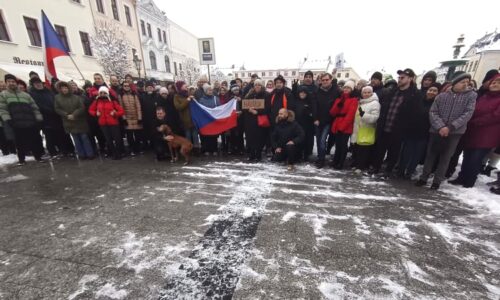 REPORTÁŽ: Havíři Pavla vypískali, teď ho Karviná ctila. Jste ovce, slyšeli demonstrující