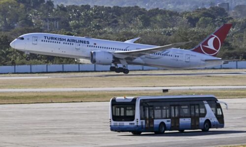 Krize, jaká tu ještě nebyla: Kuba nemá palivo pro letadla. Cestovky ukončují sezonu předčasně