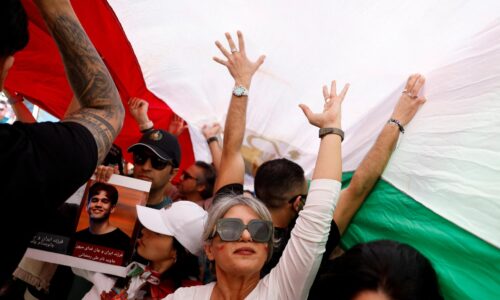 V Teheráne sa z balkónov ozývali pokriky proti režimu