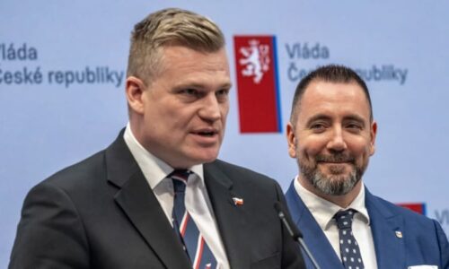 Turka nahradí v kandidatuře na ministerstvo Červený. S vládou utvoříme svatou trojici, slíbil