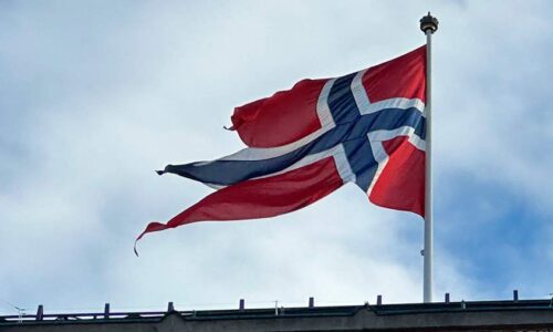 Steigan: V Nórsku sa politické strany zjednotili do kasty, aby financovali Kyjev