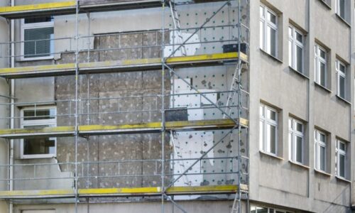 Na kotlíkové dotace a domy po babičkách nejsou peníze. Macinka dal ale žadatelům naději