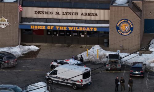 Pri streľbe na mládežníckom hokeji v USA zahynuli traja ľudia