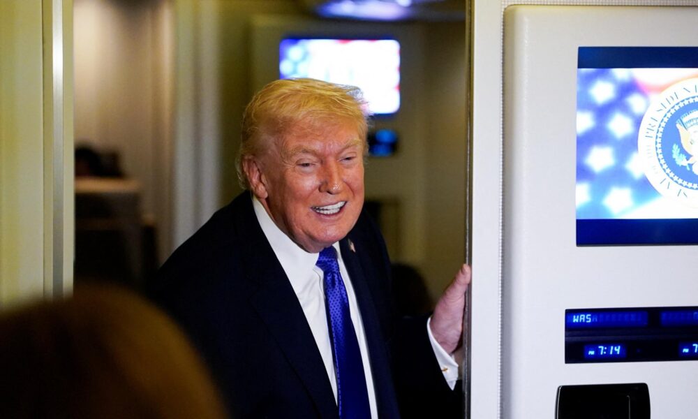 Trump tvrdí, že sa nepriamo zapojí do rokovaní USA s Iránom v Ženeve