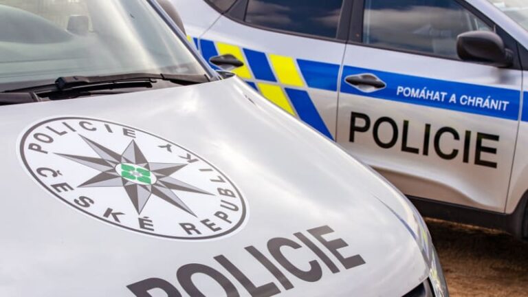 Výhrůžky na univerzitě karlově: na třech místech zasahovali policisté se samopaly