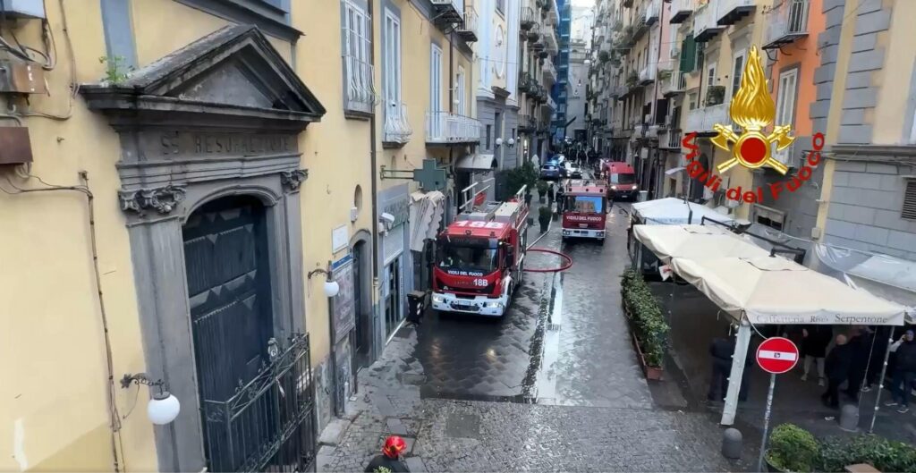 V talianskom neapole vyhorelo divadlo sannazaro, škody sú rozsiahle