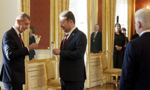 Klid pro Babiše a Okamuru: Sněmovní výbor je doporučil nevydat, stíhání tak zřejmě uniknou