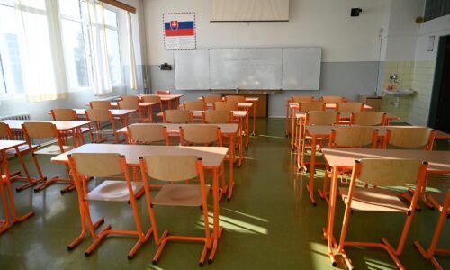 Triedy sa vyprázdňujú pred finišom. Jeden typ škôl dokončí len približne polovica žiakov