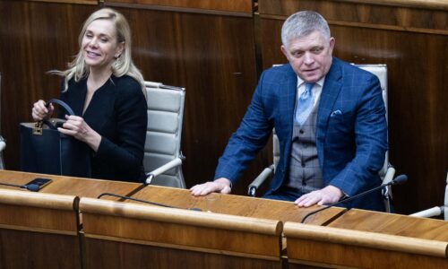 Po energopomoci je v hre nová Sakovej schéma. A tiež návrh Fica, no ten si už žiada veľké peniaze (Brífing HN)