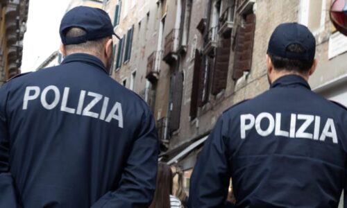 Záhadná smrt Čecha v Turíně: Tělo našli na ulici, muž měl pořezané hrdlo. Řeší se dvě příčiny