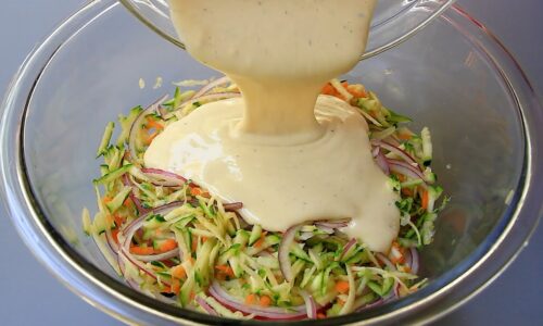 If you have 1 zucchini and 1 egg, make this quick and delicious breakfast!