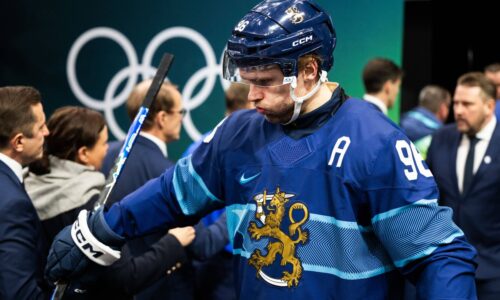 Malému fanúšikovi daroval hokejku, krátko nato mu ju vzal. hviezdny fín vysvetlil svoje konanie